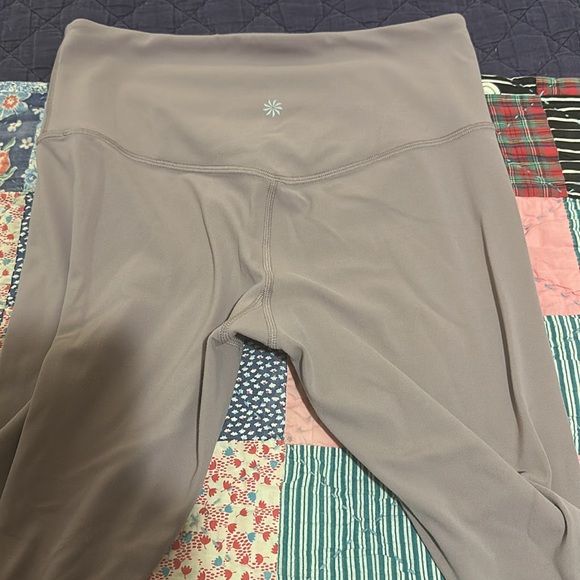 Athleta small petite mauve ultra high rise elation 7/8 tights. EUC. 22’ inseam - Picture 3 of 3